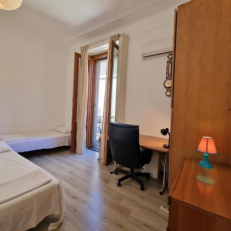 Private Room In A Quiet Apartment In The City Center Milan Exterior photo