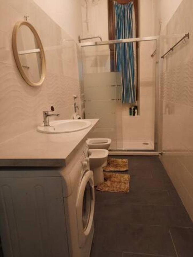 Private Room In A Quiet Apartment In The City Center Milan Exterior photo